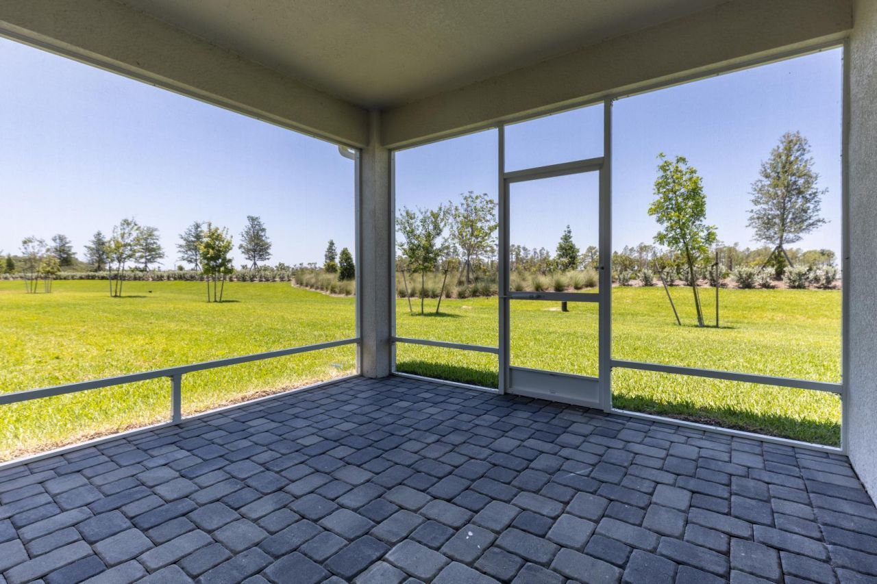 6632 NW Cloverdale Avenue, Port Saint Lucie, FL 34987 Photo