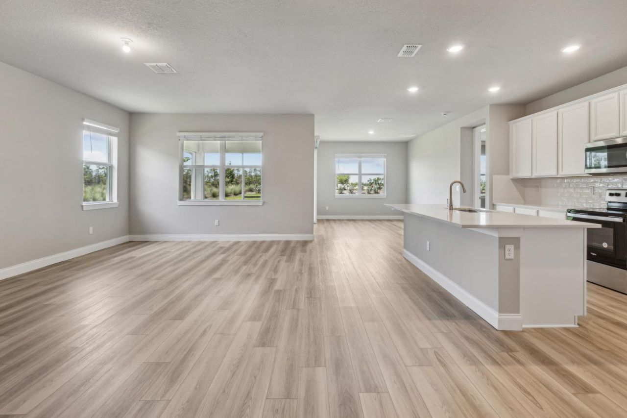 6632 NW Cloverdale Avenue, Port Saint Lucie, FL 34987 Photo