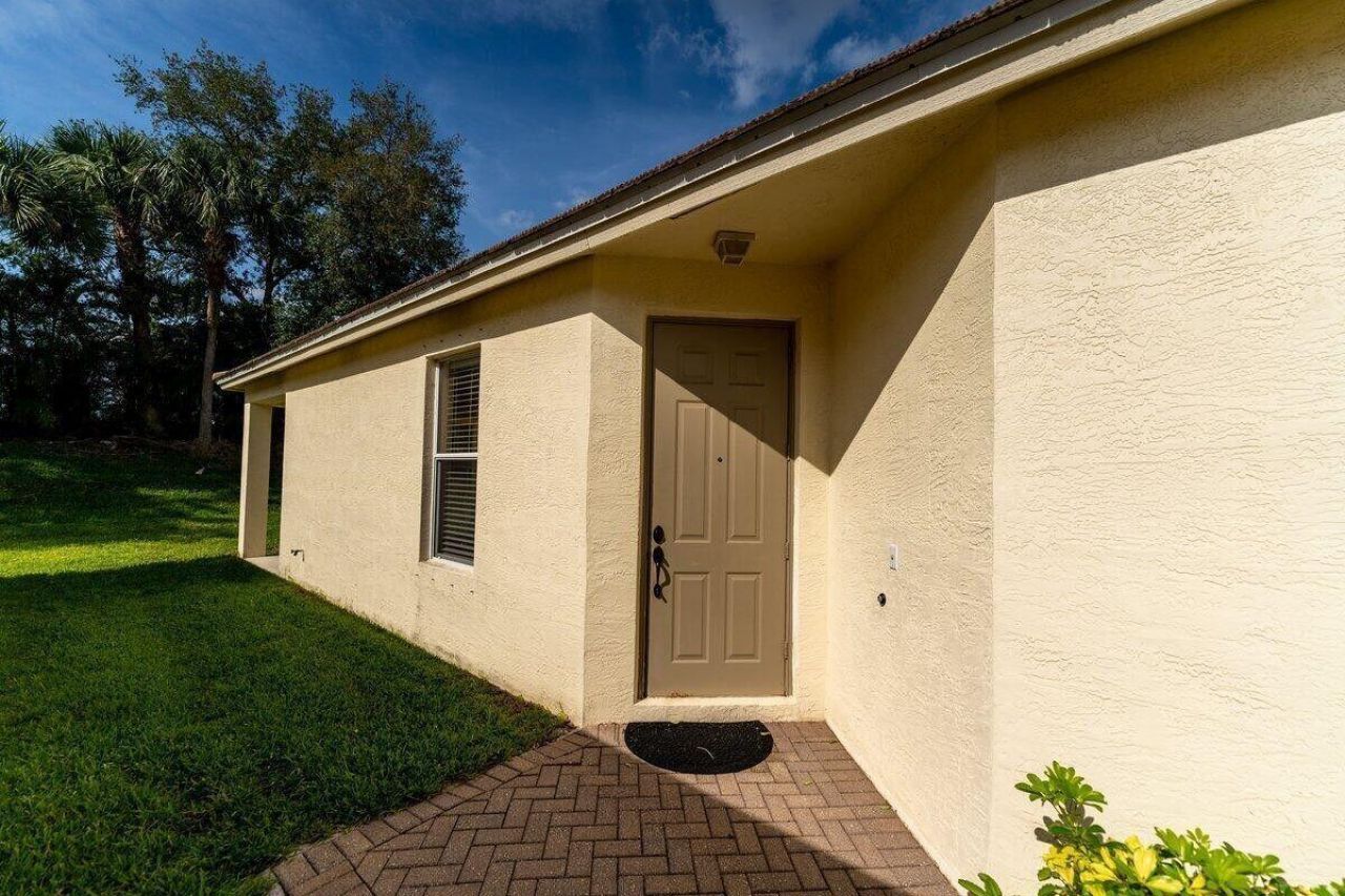 806 SW Rocky Bayou Terrace, Port Saint Lucie, FL 34986 Photo