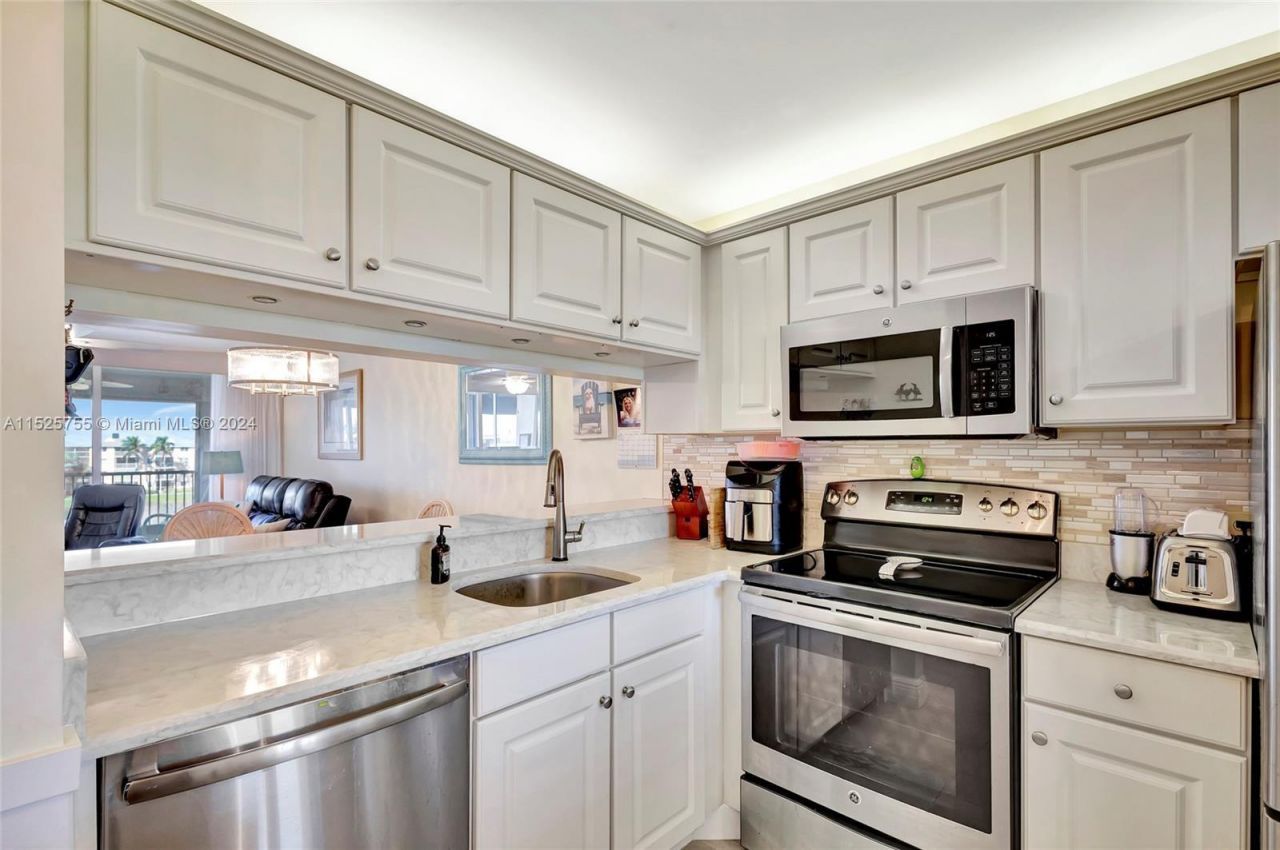 353 S Us Highway 1, Unit D409, Jupiter, FL 33477 Photo