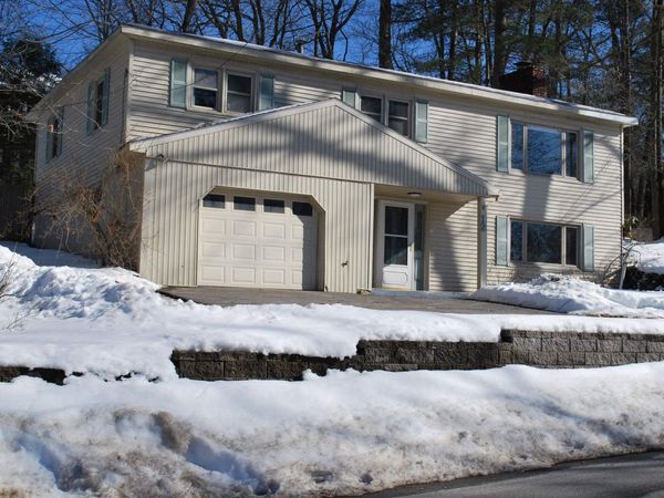 12 Oakdale Avenue, Nashua, NH 03062