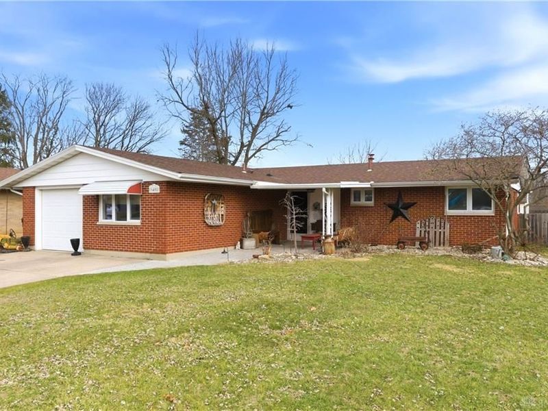 1408 Mapleridge Drive, Fairborn, OH 45324 Photo 2