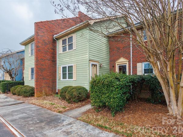1300 Larchmont Place, Unit 810, Salisbury, NC 28144