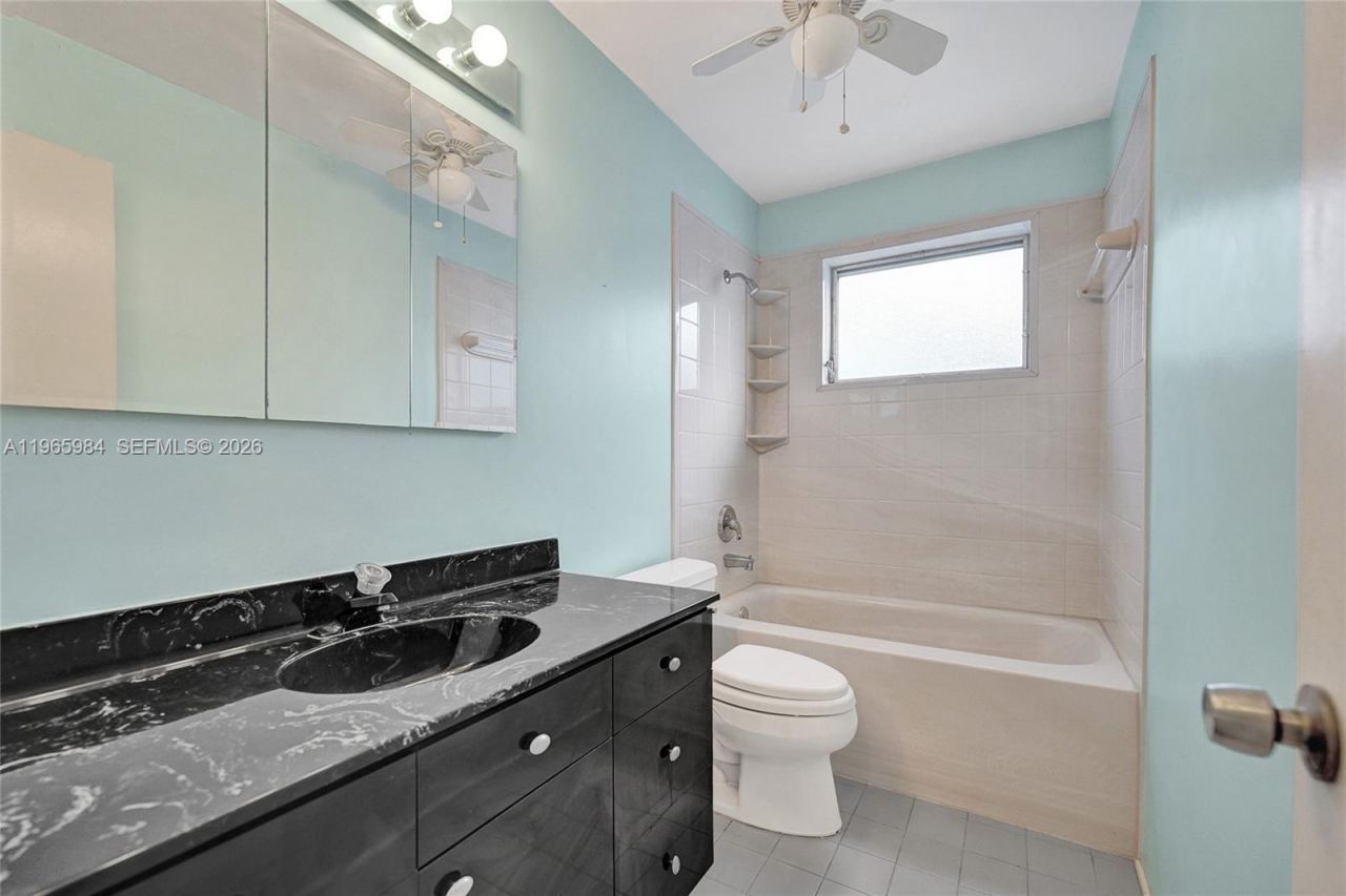 2005 N 31st Ave, Hollywood, FL 33021 Photo