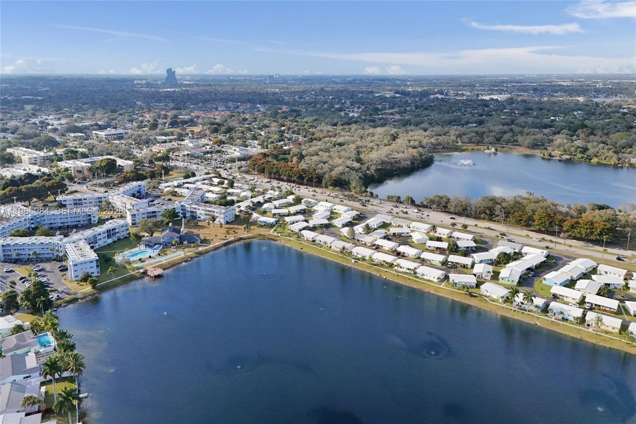 2005 N 31st Ave, Hollywood, FL 33021 Photo