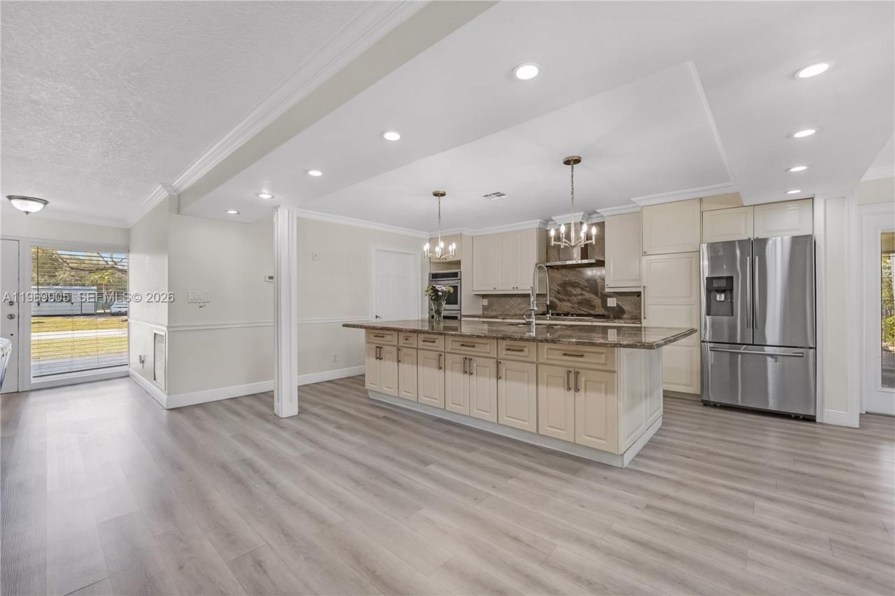 215 Entrada Dr , Unit 1, Hollywood, FL 33021 Photo