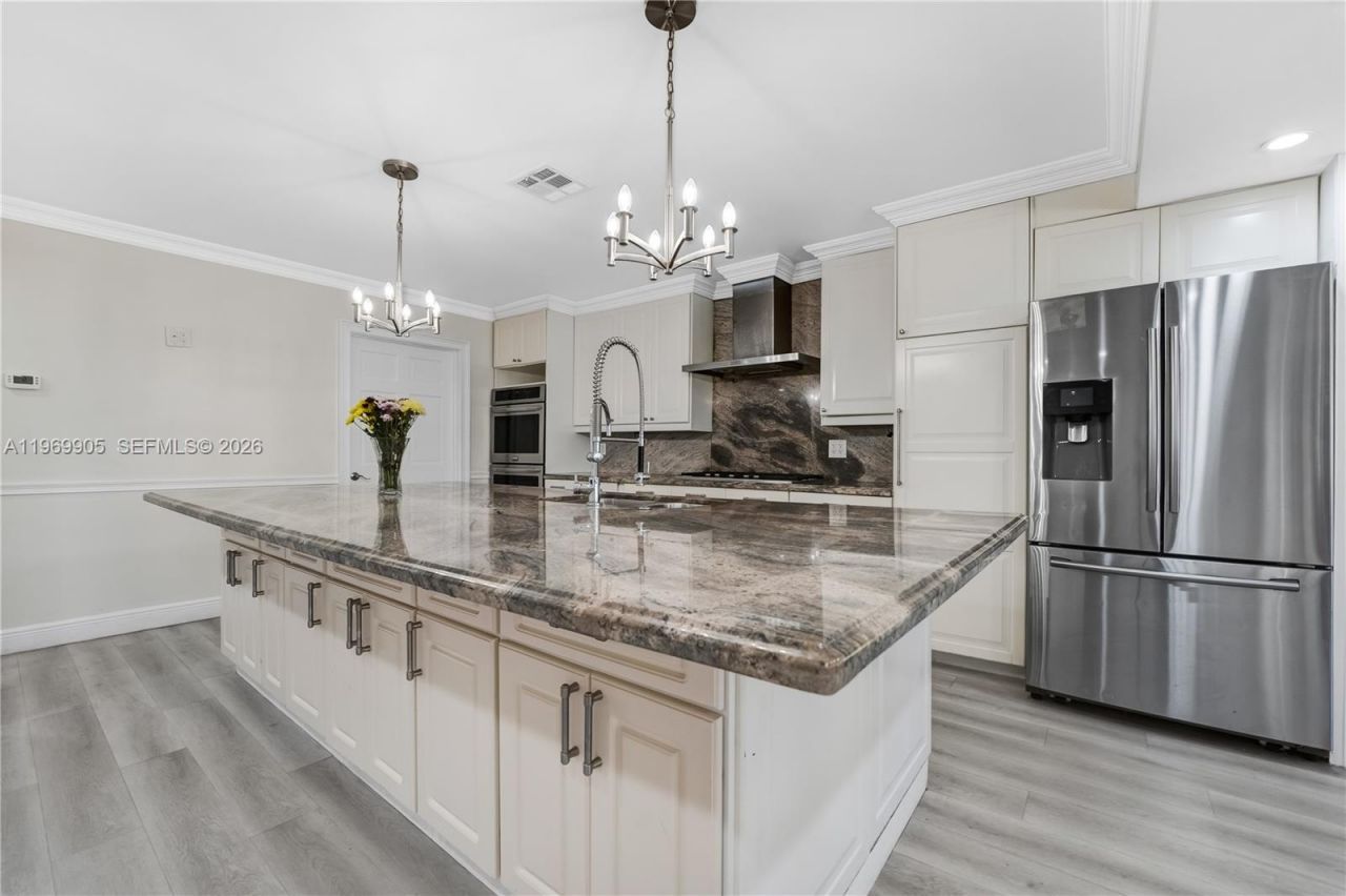 215 Entrada Dr , Unit 1, Hollywood, FL 33021 Photo