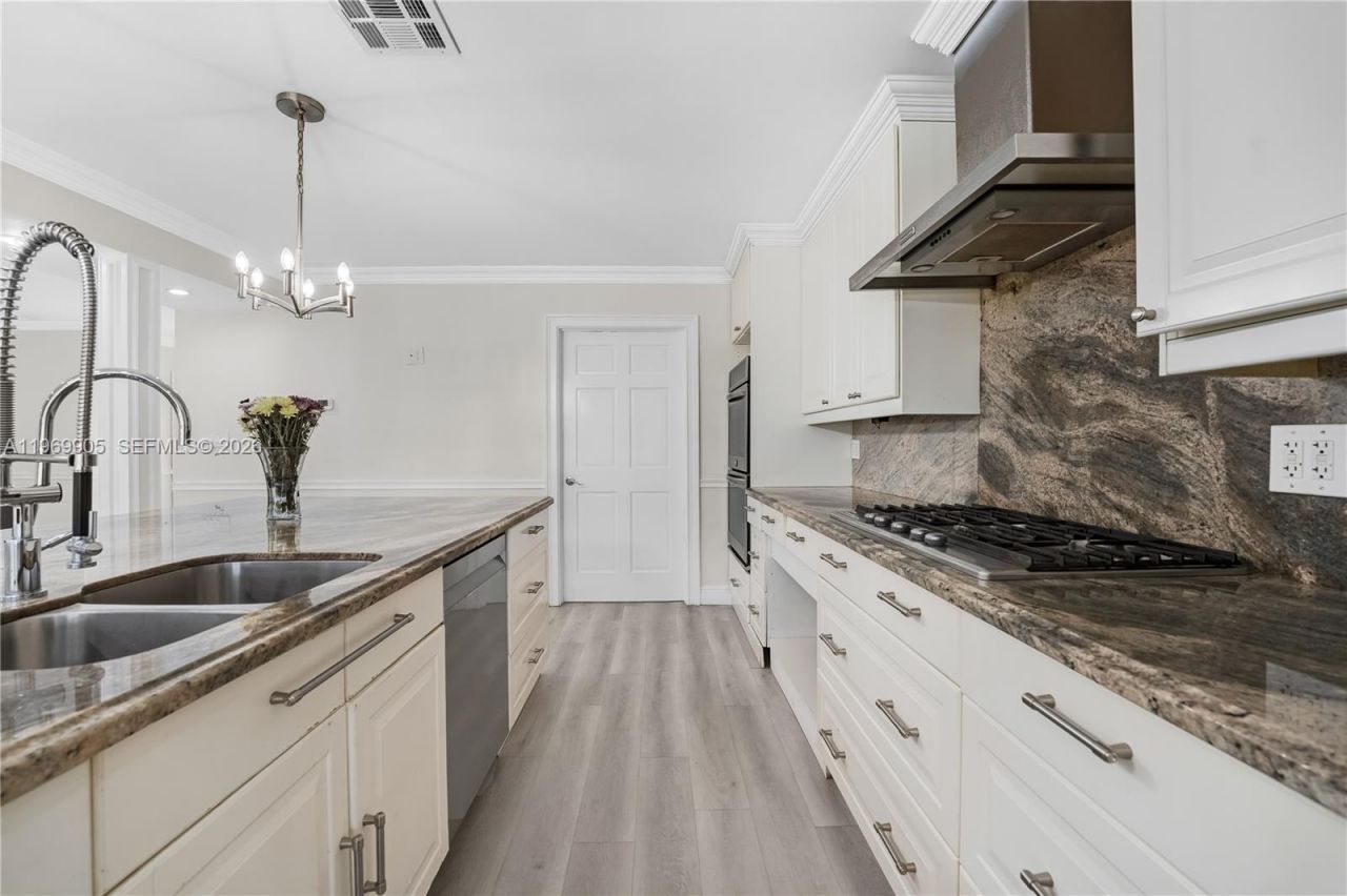 215 Entrada Dr , Unit 1, Hollywood, FL 33021 Photo