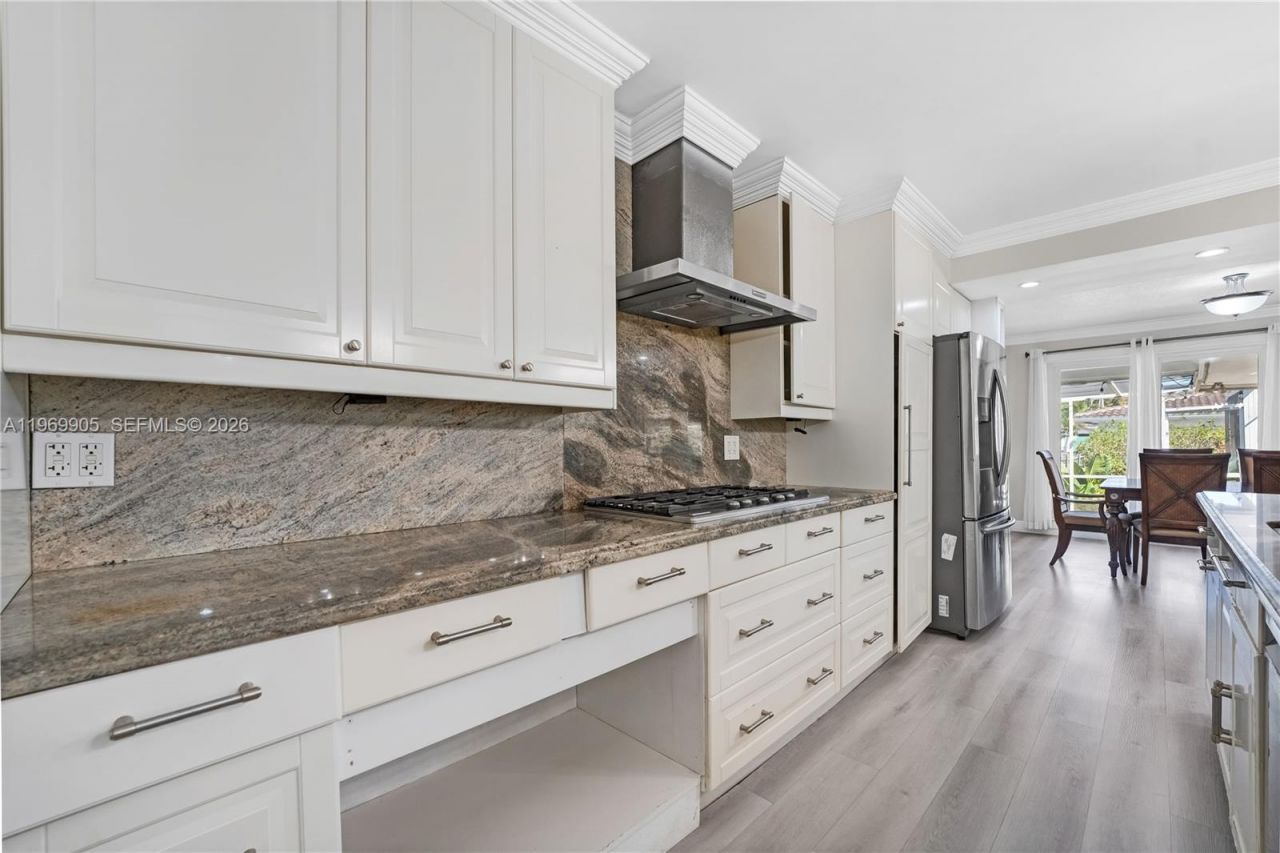 215 Entrada Dr , Unit 1, Hollywood, FL 33021 Photo