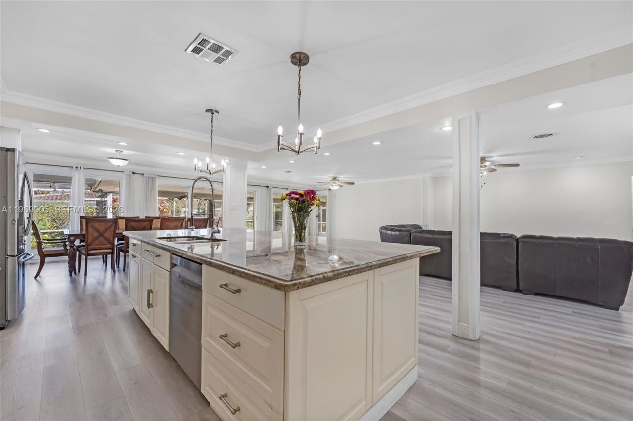 215 Entrada Dr , Unit 1, Hollywood, FL 33021 Photo