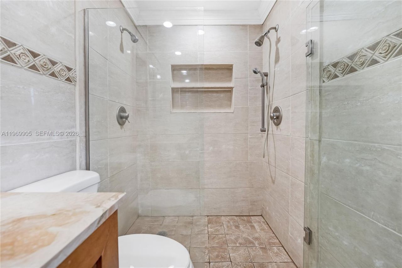 215 Entrada Dr , Unit 1, Hollywood, FL 33021 Photo