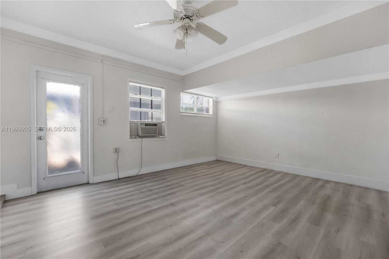 215 Entrada Dr , Unit 1, Hollywood, FL 33021 Photo