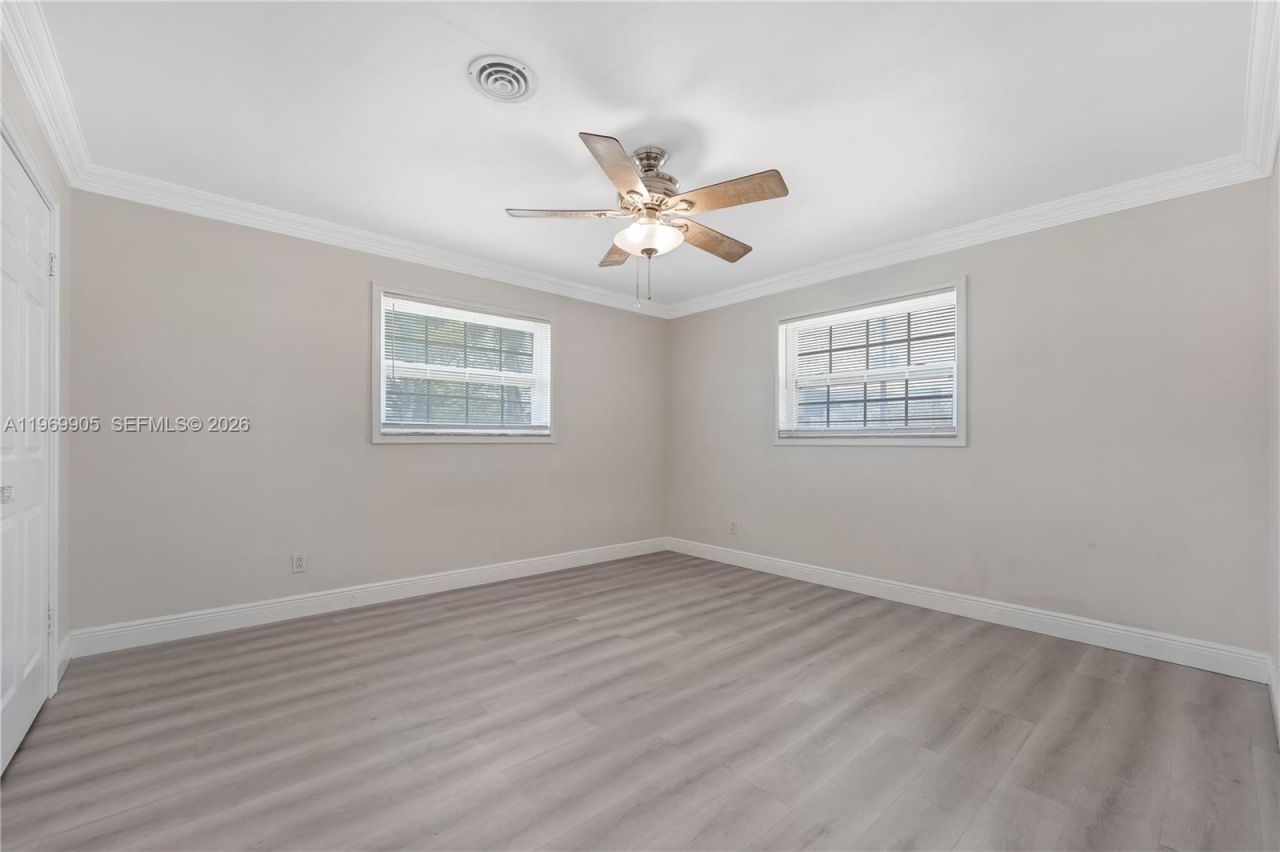 215 Entrada Dr , Unit 1, Hollywood, FL 33021 Photo