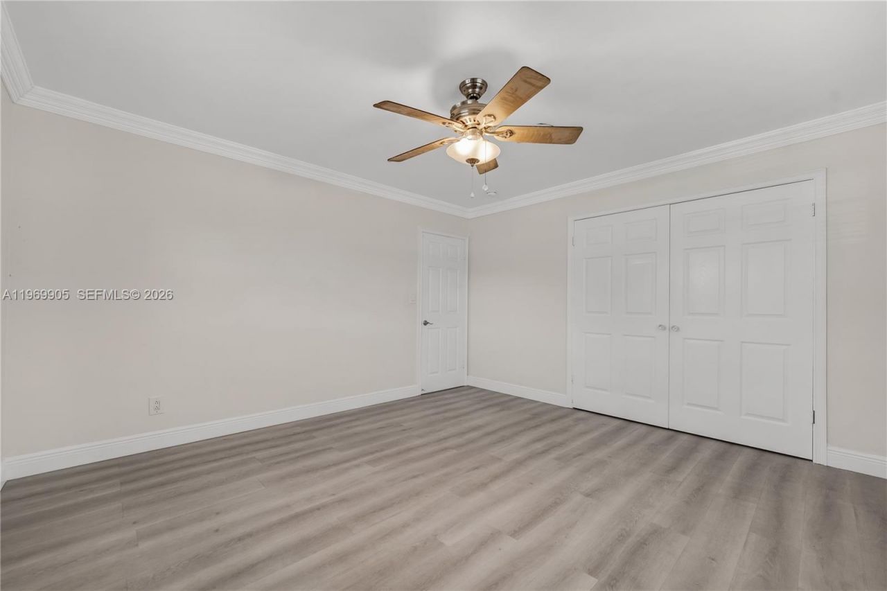 215 Entrada Dr , Unit 1, Hollywood, FL 33021 Photo