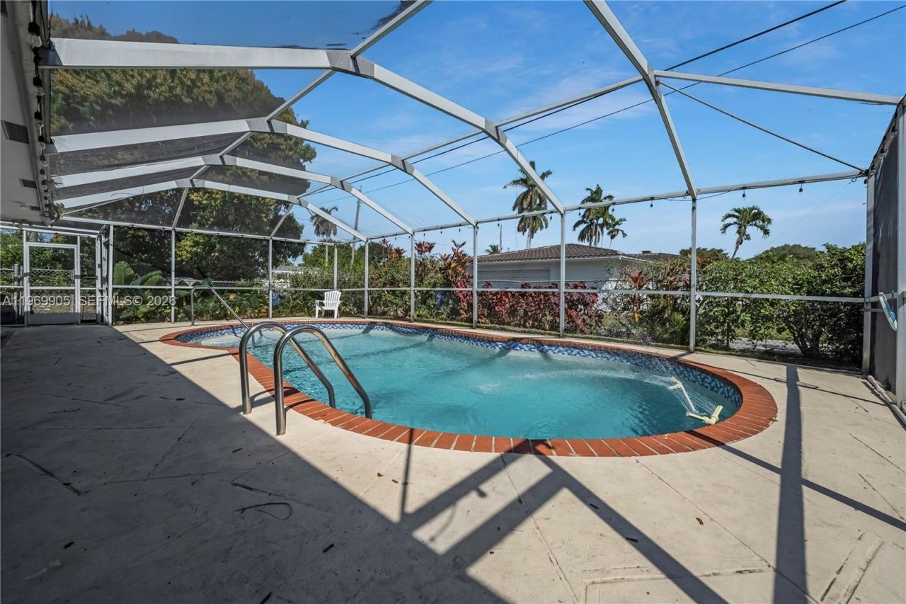 215 Entrada Dr , Unit 1, Hollywood, FL 33021 Photo