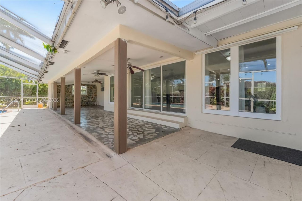 215 Entrada Dr , Unit 1, Hollywood, FL 33021 Photo