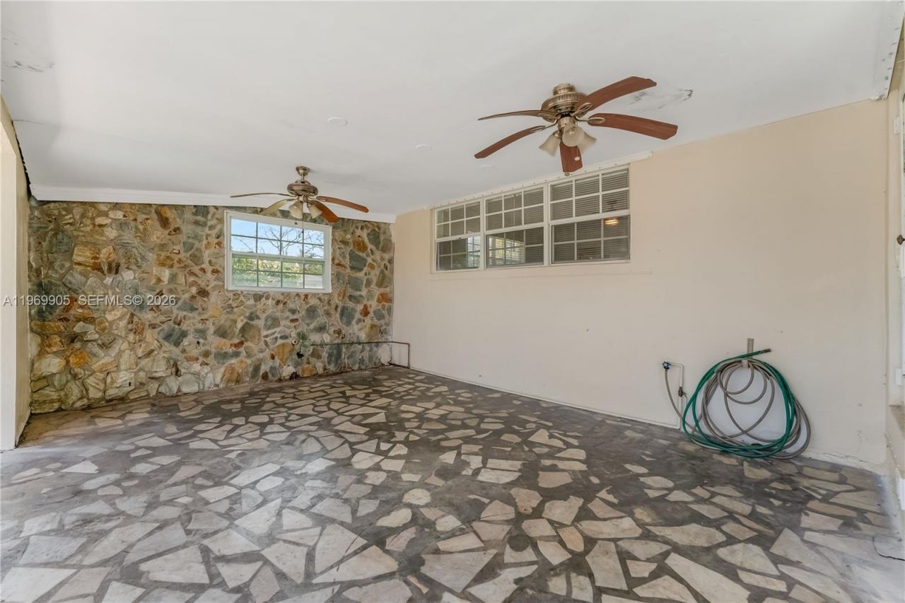 215 Entrada Dr , Unit 1, Hollywood, FL 33021 Photo