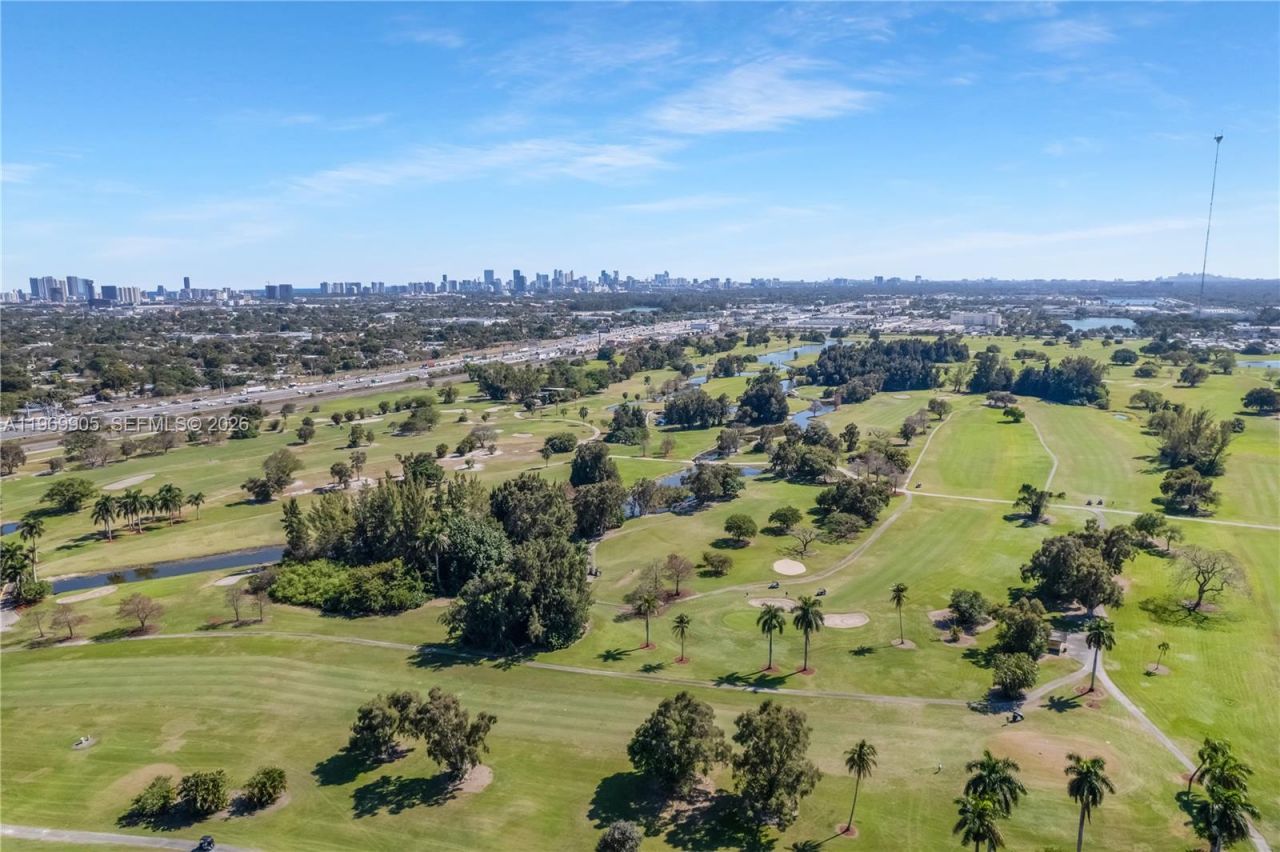 215 Entrada Dr , Unit 1, Hollywood, FL 33021 Photo