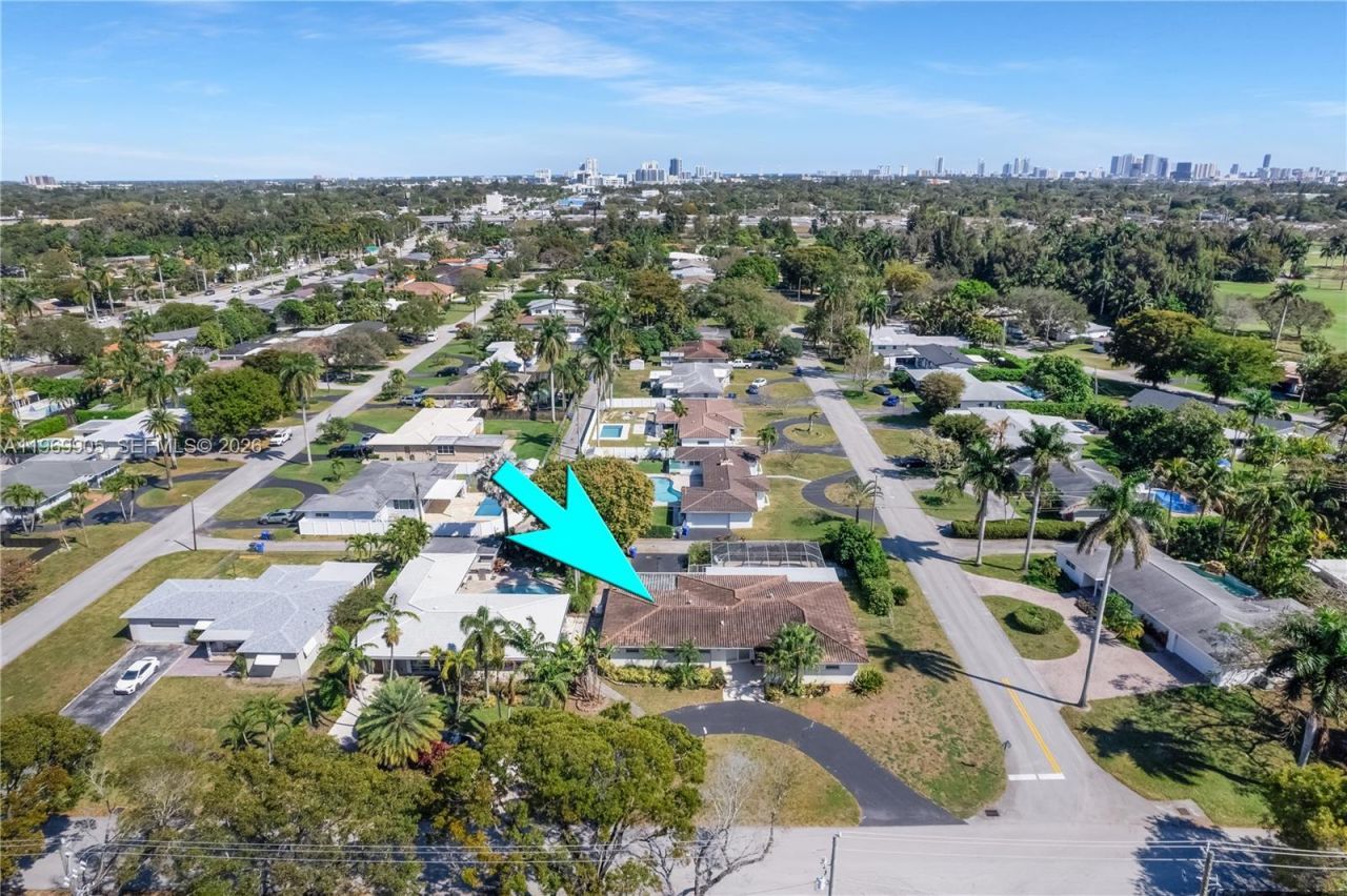 215 Entrada Dr , Unit 1, Hollywood, FL 33021 Photo