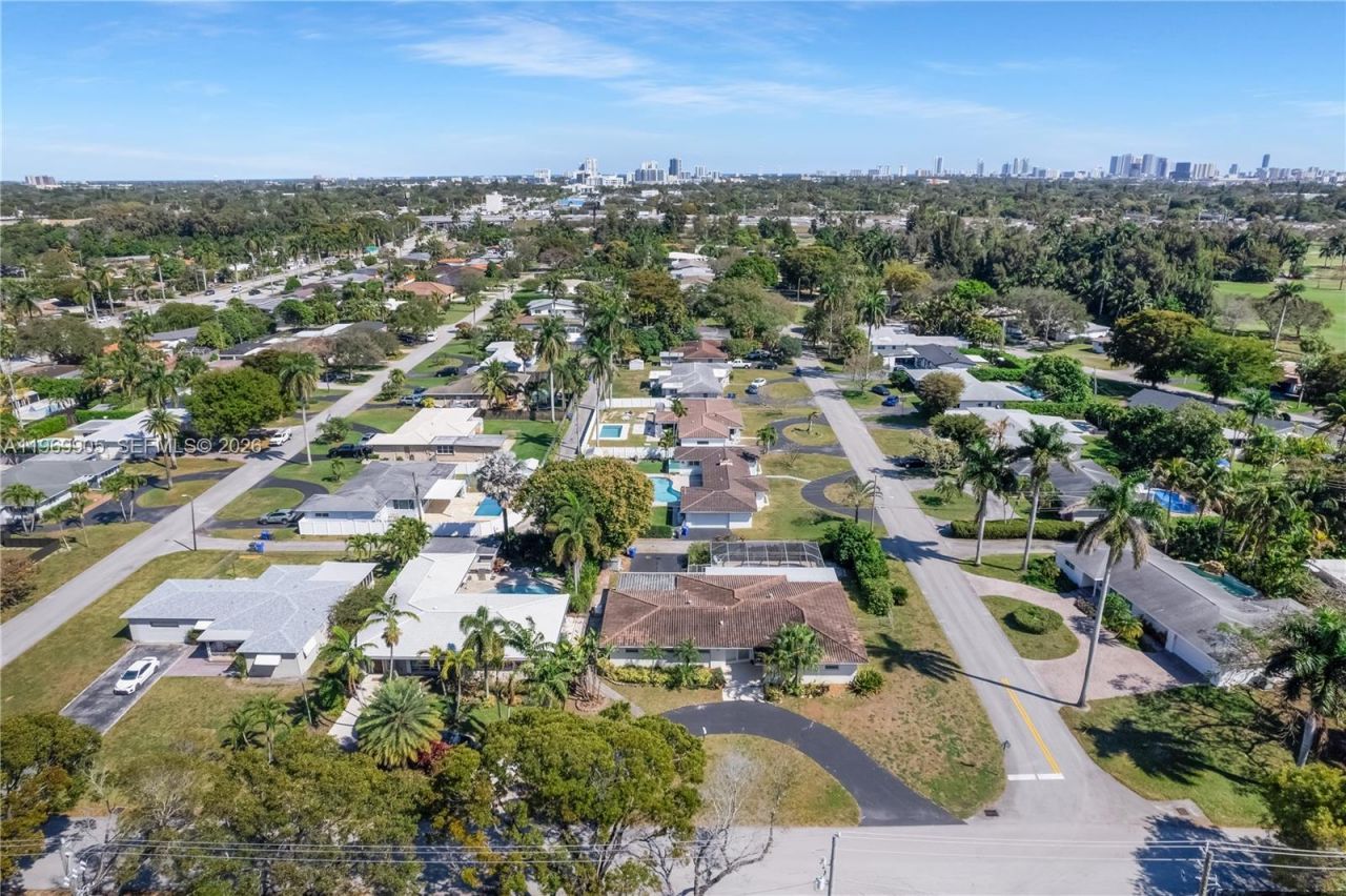 215 Entrada Dr , Unit 1, Hollywood, FL 33021 Photo