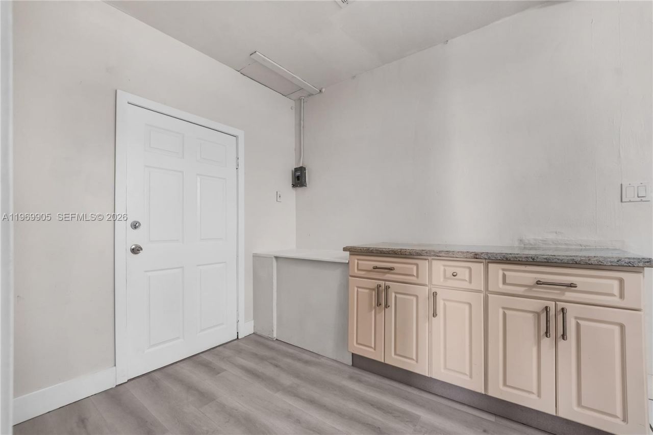 215 Entrada Dr , Unit 1, Hollywood, FL 33021 Photo