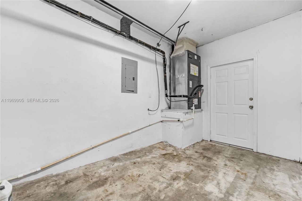 215 Entrada Dr , Unit 1, Hollywood, FL 33021 Photo