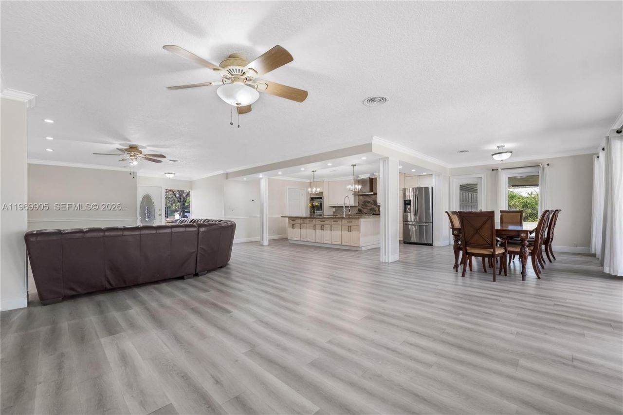 215 Entrada Dr , Unit 1, Hollywood, FL 33021 Photo