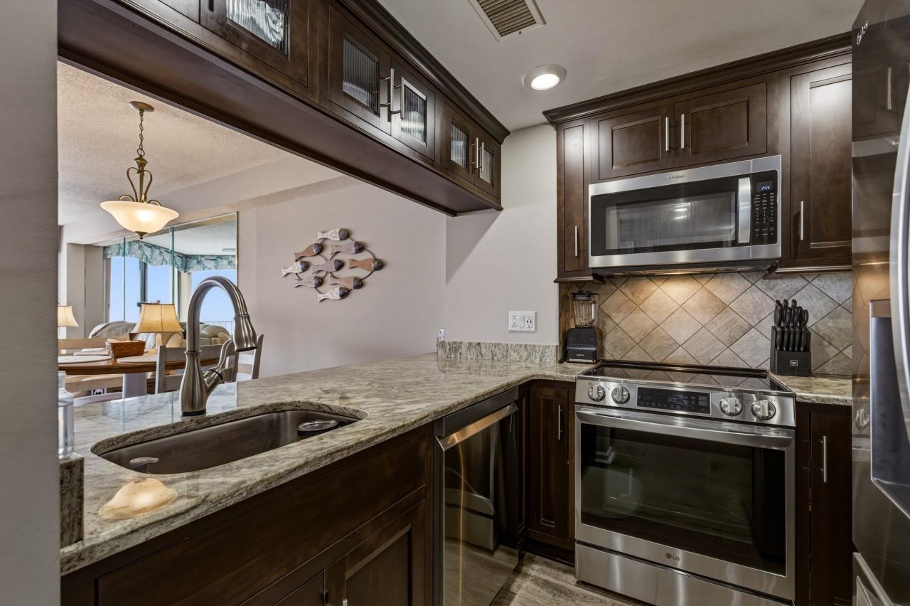 1990 N Waccamaw Dr.  Photo 6