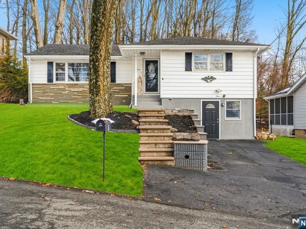 3 Roanoke Avenue, Rockaway Township, NJ 07866