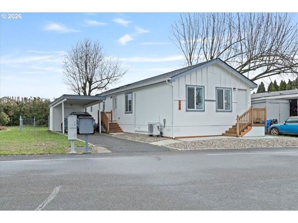 176 CLEARWATER NE AVE, Salem, OR 97301