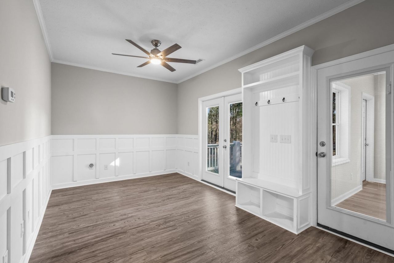 1338 Riverside Dr. Photo 18