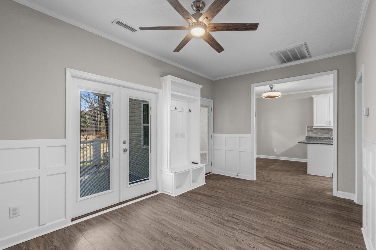 1338 Riverside Dr. Photo 19