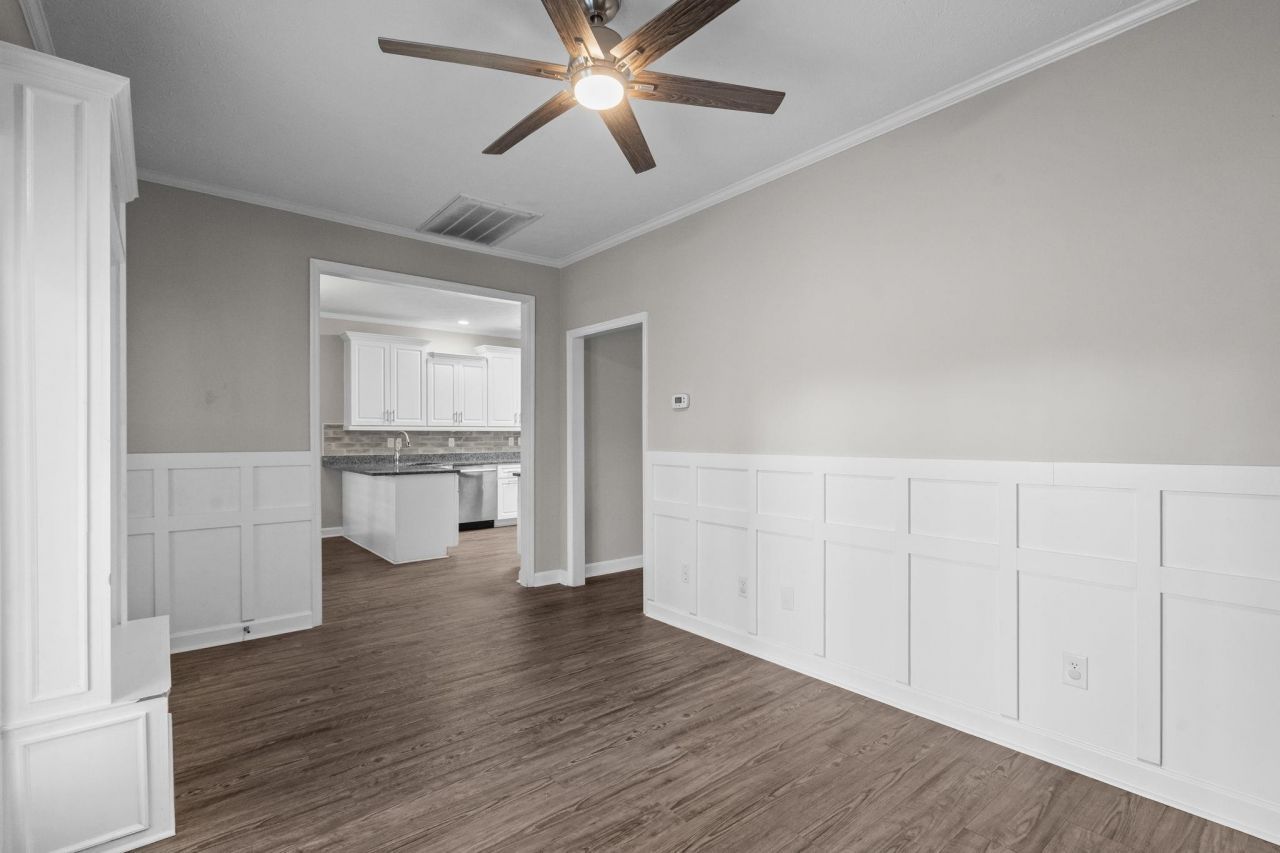 1338 Riverside Dr. Photo 20