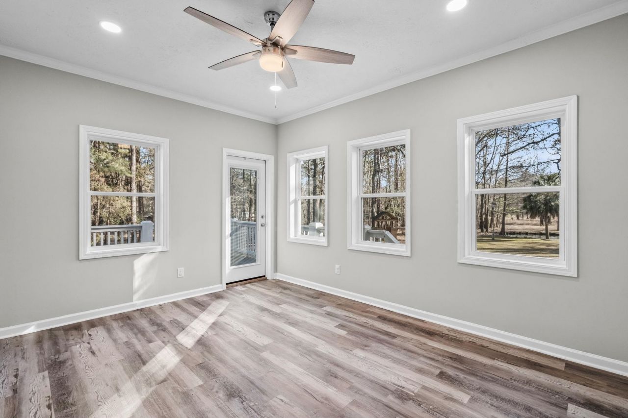 1338 Riverside Dr. Photo 22