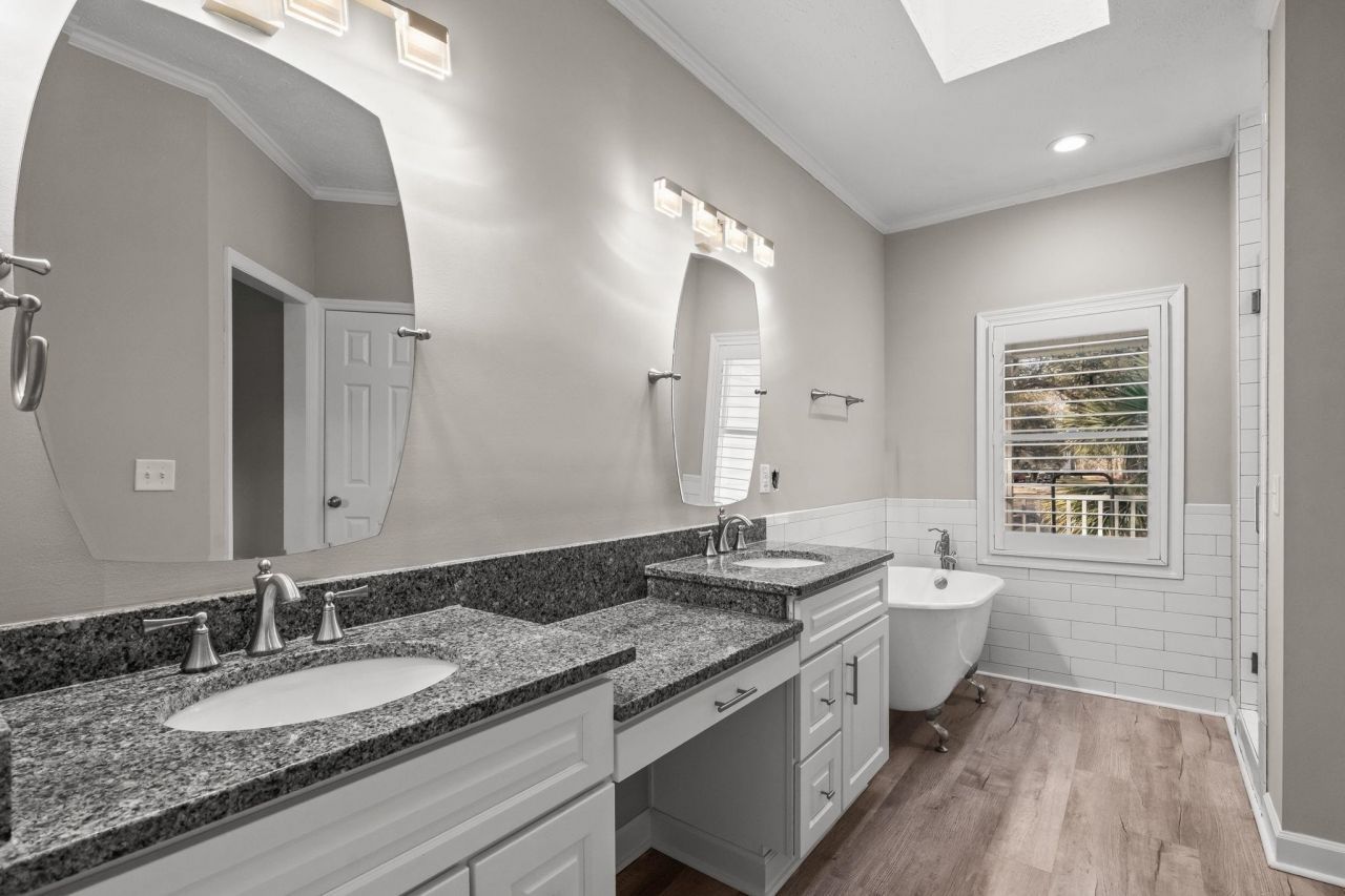 1338 Riverside Dr. Photo 31