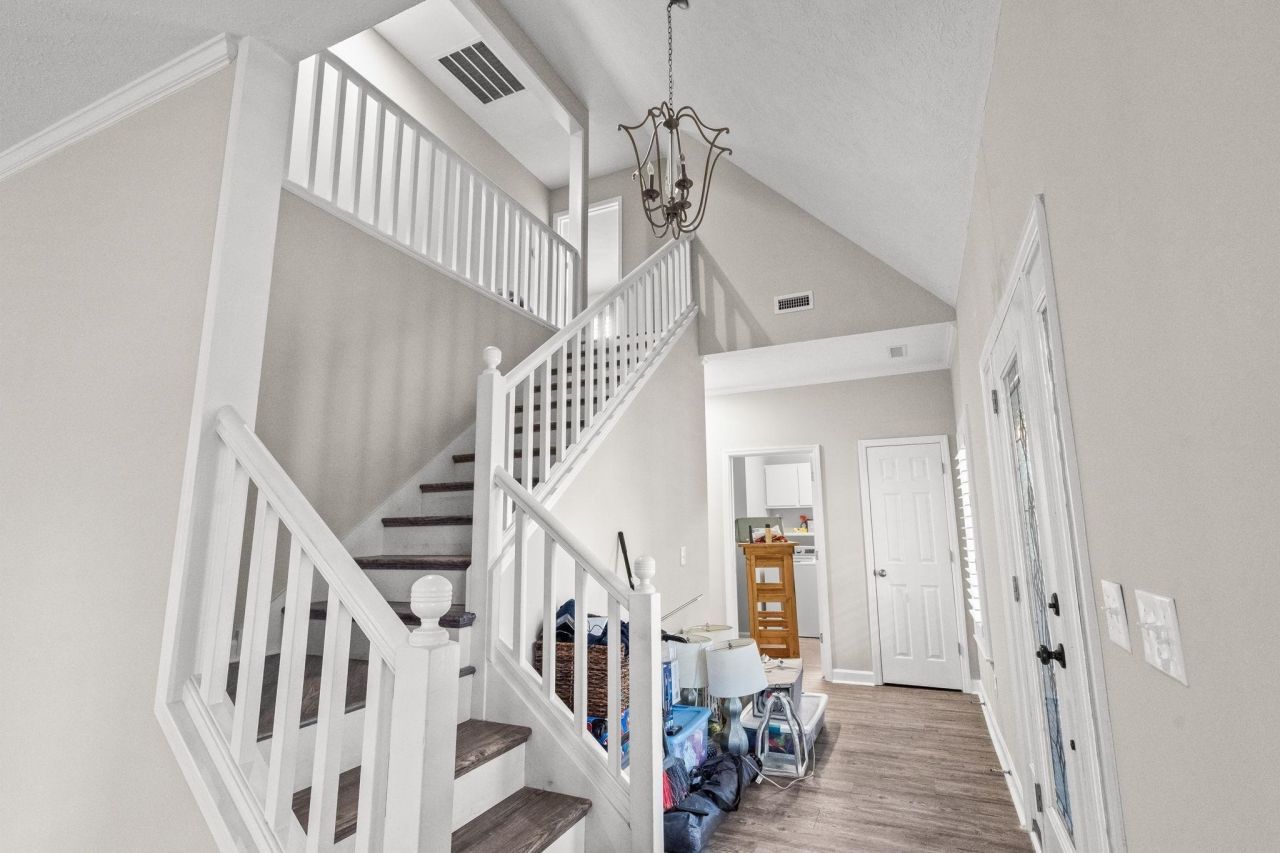 1338 Riverside Dr. Photo 37