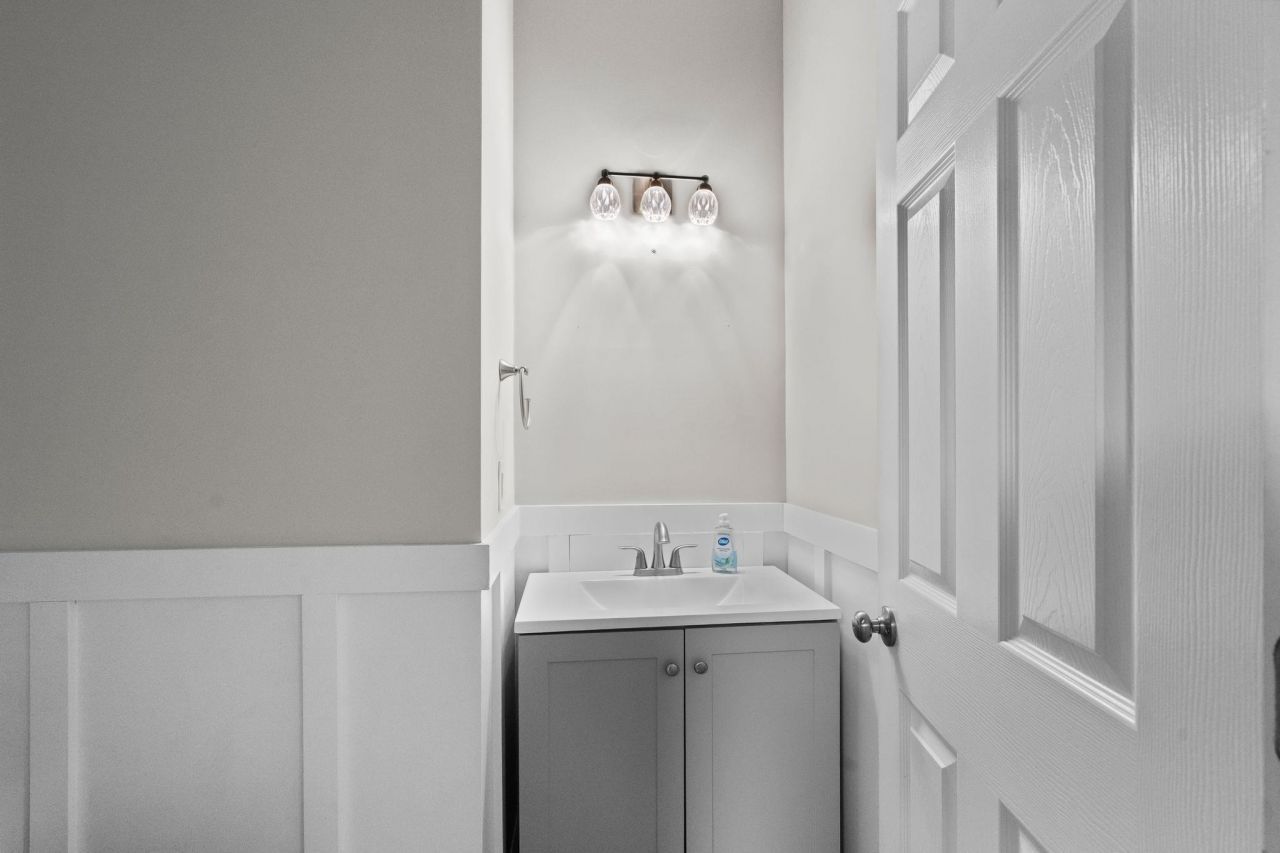 1338 Riverside Dr. Photo 47