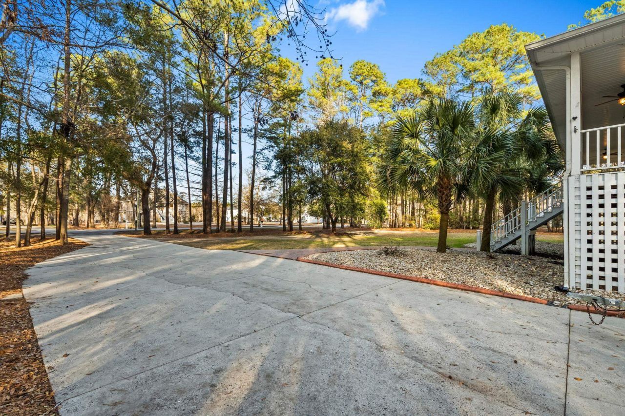 1338 Riverside Dr. Photo 55