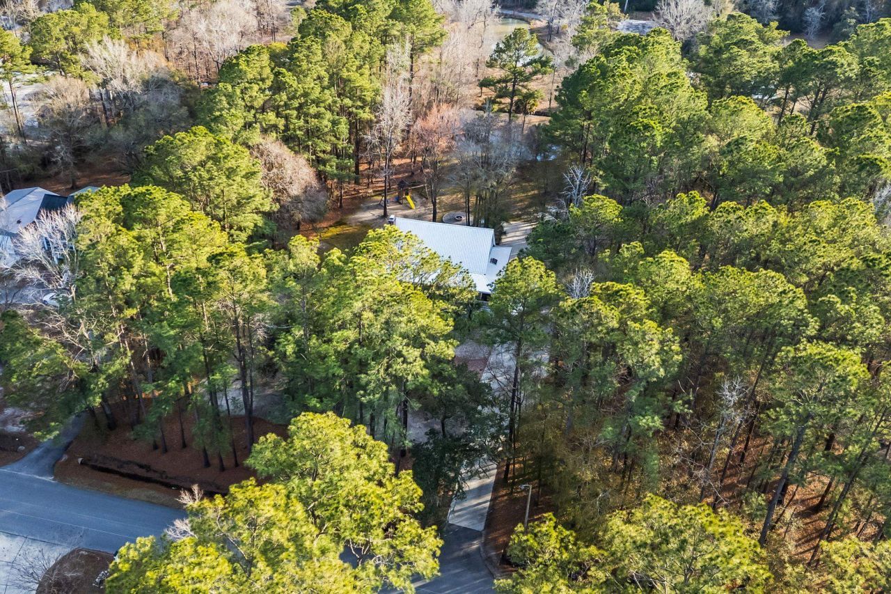 1338 Riverside Dr. Photo 57