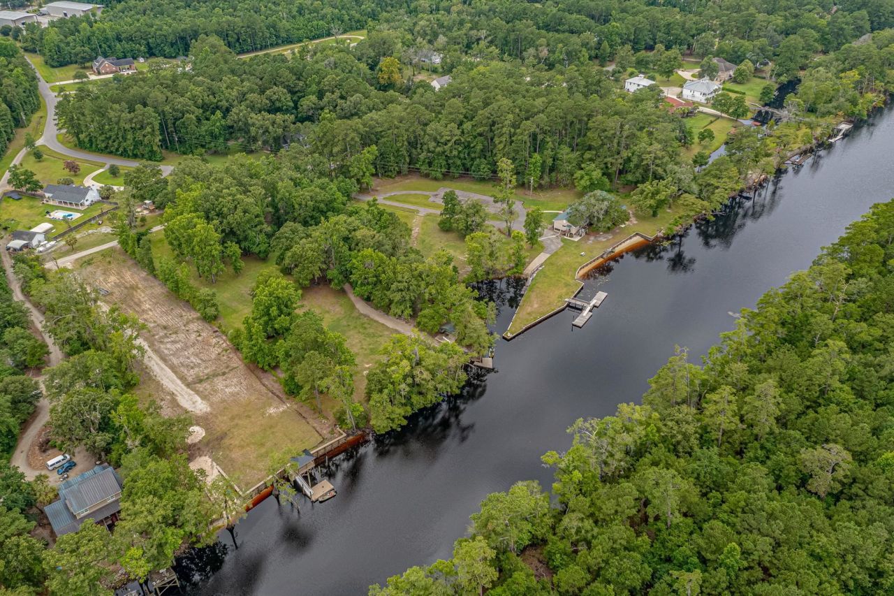 1338 Riverside Dr. Photo 62