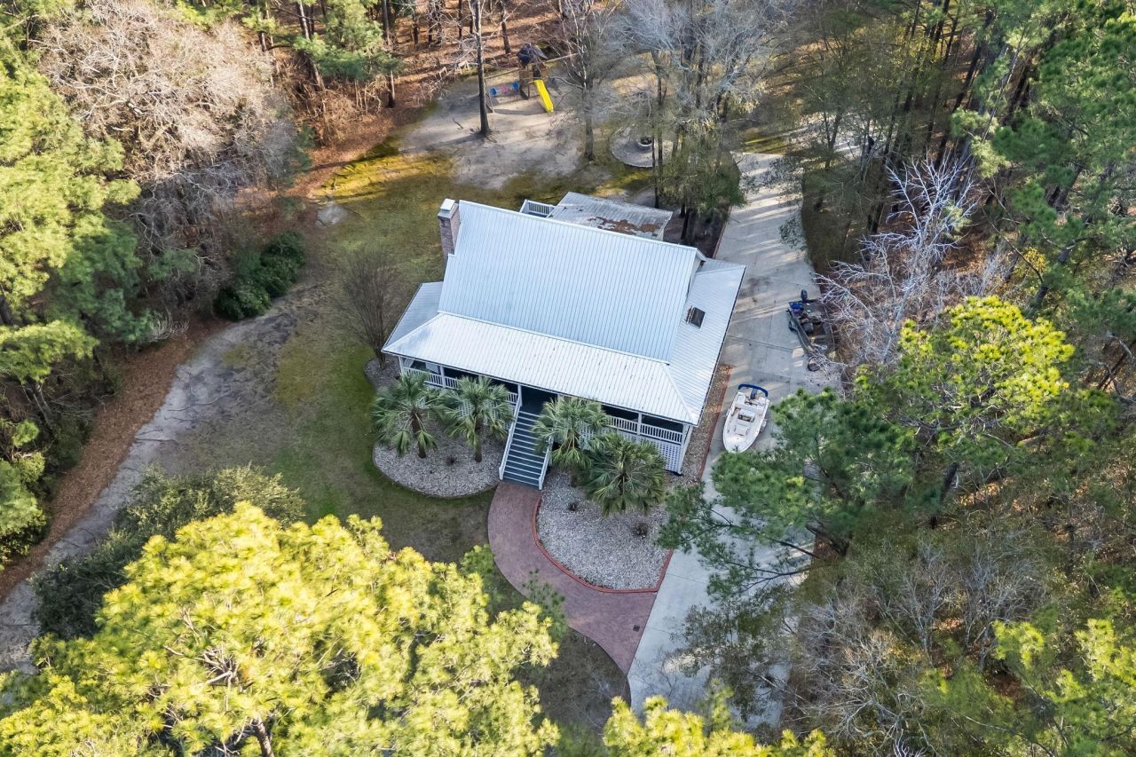 1338 Riverside Dr. Photo 79