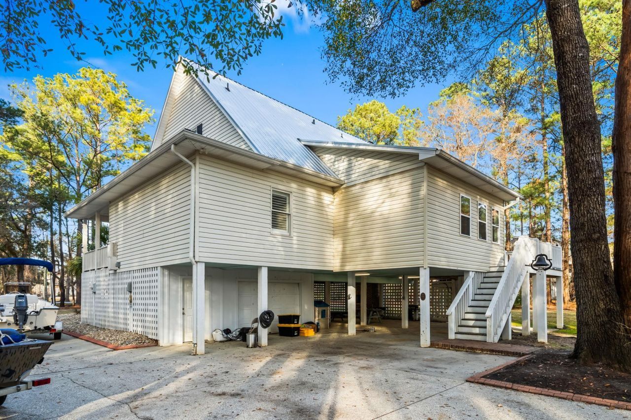 1338 Riverside Dr. Photo 89