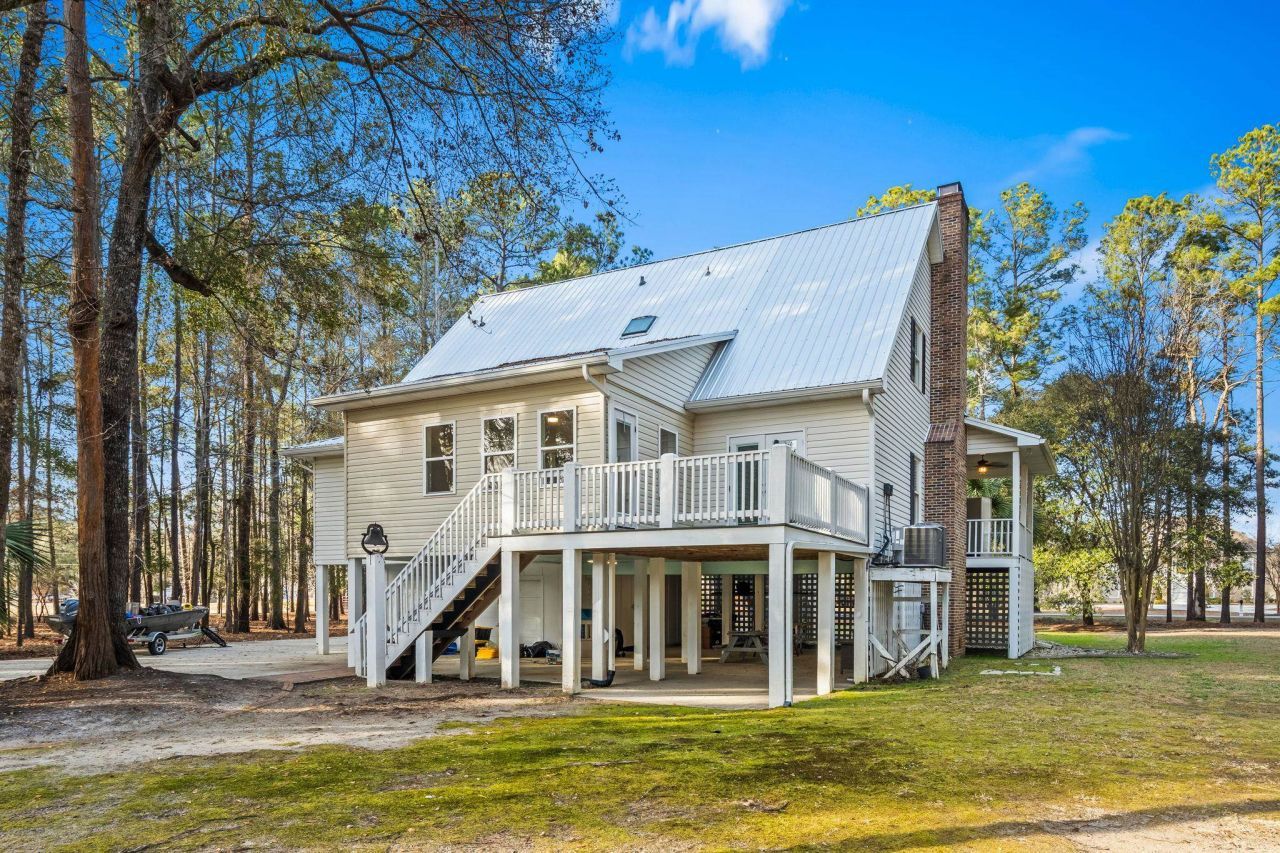 1338 Riverside Dr. Photo 90