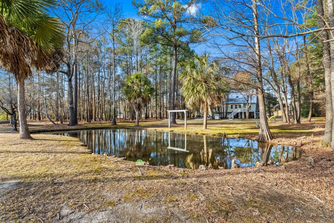 1338 Riverside Dr. Photo 91