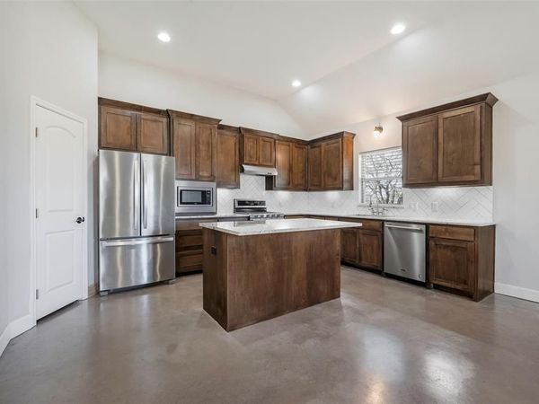 1021 N Maple Street, Muenster, TX 76252