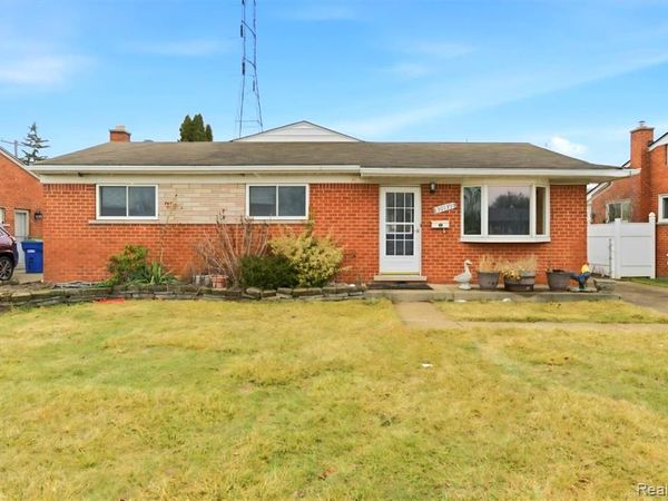 30139 Flanders Avenue, Warren, MI 48088