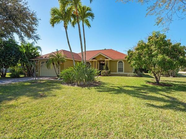 6827 Darby CT, NAPLES, FL 34104