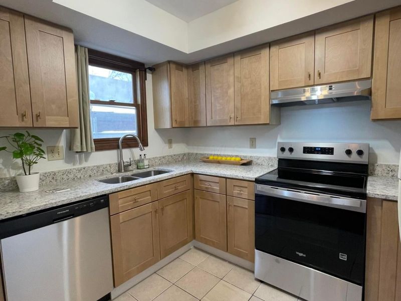 5273 Berrywood Drive , Columbus, OH 43220 Photo 14