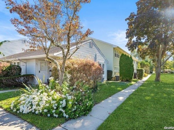 51 Whalers Cove, Babylon, NY 11702