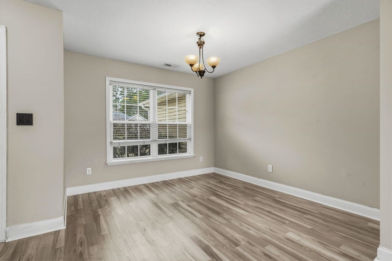 238 Macarthur Dr. Photo 17